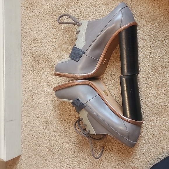 Chloe Leather Pumps - Picture 12 of 16